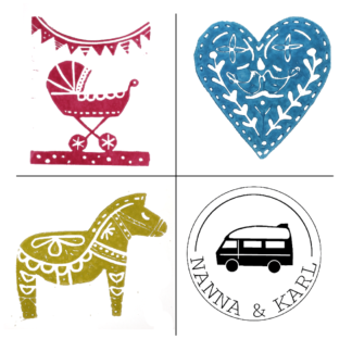 Drei Linoldruckmotive: ein blaues Herz, ein grünes Pferd, ein roter Kinderwagen, das Logo von NANNA&KARL