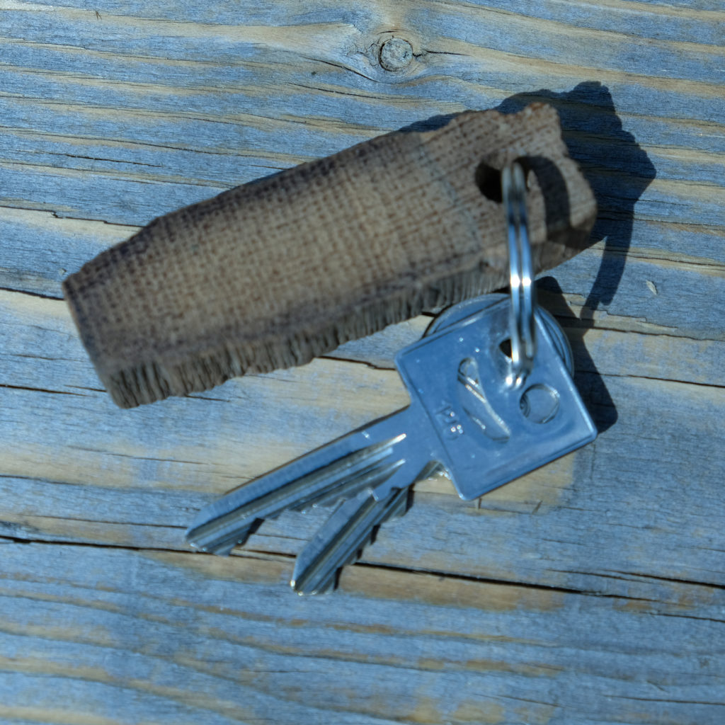 Schlüsselanhänger aus 300 Jahre altem Eichenholz aus dem Sauerland SAMD
